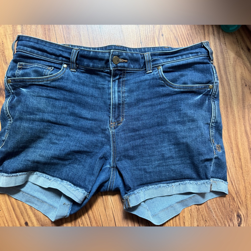 511 Jean shorts